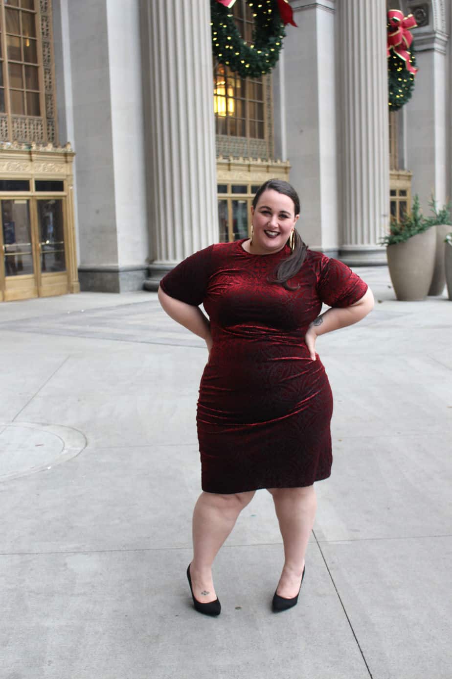 https://www.readytostare.com/wp-content/uploads/2016/12/Plus_Size_Dress_What_I_Wore_on_Christmas_Eve/Plus_Size_Dress_What_I_Wore_on_Christmas_Eve_02.jpg